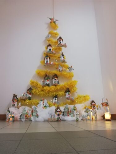 Este ano, a minha Árvore de Natal é Amarela.