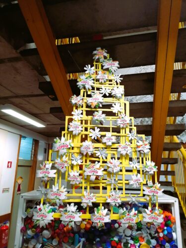 Árvore de Natal amarela - EBECL